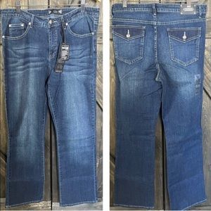 Tru Luxe Aspen Wash Boot Cut Jeans - Size 32/14 NWT